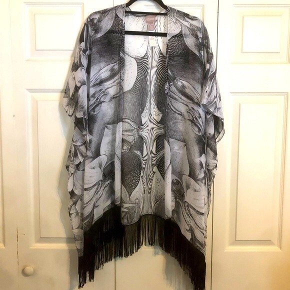 CHICO'S SMALL MEDIUM Black White Cardigan Fringe Wrap Shawl  Oversized Floral - Picture 1 of 9